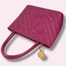 Carica l'immagine nel visualizzatore di Gallery, CHANEL CAMBON MEDAILLON TOTE
