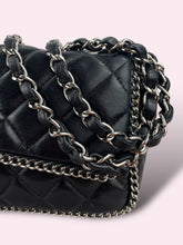 Carica l&#39;immagine nel visualizzatore di Gallery, CHANEL BAG
