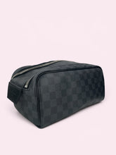 Carica l'immagine nel visualizzatore di Gallery, LOUIS VUITTON BEAUTY
