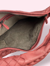 Carica l&#39;immagine nel visualizzatore di Gallery, BOTTEGA VENETA HOBO VINTAGE
