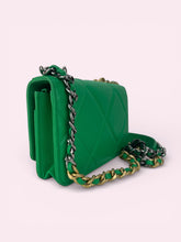 Carica l'immagine nel visualizzatore di Gallery, CHANEL WOC 19
