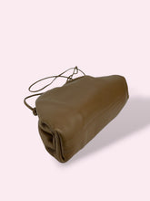 Carica l'immagine nel visualizzatore di Gallery, BOTTEGA VENETA MINI POUCH
