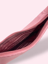 Carica l&#39;immagine nel visualizzatore di Gallery, PRADA RE-EDITION 2000
