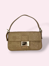 Carica l'immagine nel visualizzatore di Gallery, FENDI BAGUETTE LIMITED EDITION
