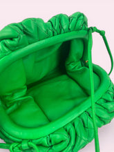 Carica l'immagine nel visualizzatore di Gallery, BOTTEGA VENETA MINI POUCH
