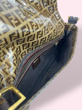 Carica l&#39;immagine nel visualizzatore di Gallery, FENDI BAGUETTE
