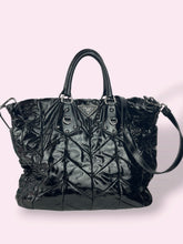 Carica l'immagine nel visualizzatore di Gallery, PRADA SHOPPER IN VERNICE
