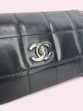 Carica l'immagine nel visualizzatore di Gallery, CHANEL FLAP BAG CHAIN
