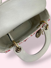 Carica l'immagine nel visualizzatore di Gallery, LADY DIOR  SMALL
