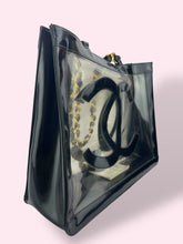 Carica l&#39;immagine nel visualizzatore di Gallery, CHANEL SHOPPER PVC
