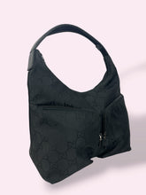 Carica l'immagine nel visualizzatore di Gallery, GUCCI HOBO nylon
