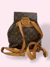Carica l&#39;immagine nel visualizzatore di Gallery, LOUIS VUITTON ZAINO
