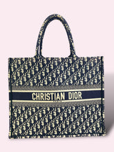 Carica l&#39;immagine nel visualizzatore di Gallery, DIOR TOTE BAG
