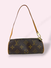 Carica l'immagine nel visualizzatore di Gallery, LOUIS VUITTON MINI PAPILLON
