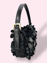 Carica l&#39;immagine nel visualizzatore di Gallery, FENDI BAGUETTE
