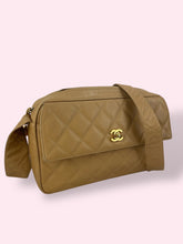 Carica l&#39;immagine nel visualizzatore di Gallery, CHANEL CAMERA BAG VINTAGE
