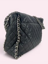 Carica l'immagine nel visualizzatore di Gallery, CHANEL MAXI CON CATENE
