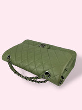 Carica l&#39;immagine nel visualizzatore di Gallery, CHANEL CLASSIC FLAP VERDE
