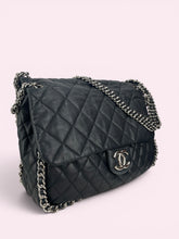 Carica l'immagine nel visualizzatore di Gallery, CHANEL MAXI CON CATENE
