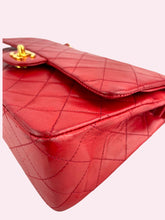 Carica l&#39;immagine nel visualizzatore di Gallery, CHANEL CLASSIC FLAP RED
