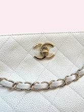 Carica l'immagine nel visualizzatore di Gallery, CHANEL BUCKET BIANCO
