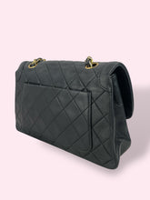 Carica l&#39;immagine nel visualizzatore di Gallery, CHANEL FLAP BAG VINTAGE
