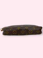 Carica l&#39;immagine nel visualizzatore di Gallery, LOUIS VUITTON POCHETTE ACCESSOIRE
