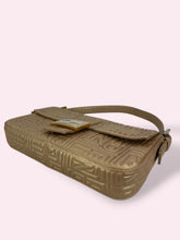 Carica l'immagine nel visualizzatore di Gallery, FENDI BAGUETTE LIMITED EDITION
