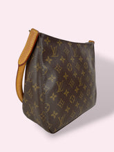 Carica l'immagine nel visualizzatore di Gallery, LV LOOPING BAG
