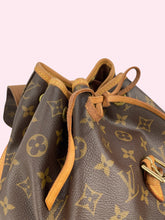 Carica l&#39;immagine nel visualizzatore di Gallery, LOUIS VUITTON ZAINO
