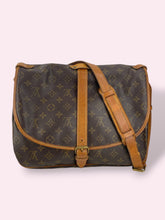 Carica l'immagine nel visualizzatore di Gallery, LOUIS VUITTON SAUMUR
