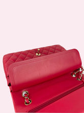 Carica l&#39;immagine nel visualizzatore di Gallery, CHANEL CLASSIC FLAP ROSSO FRAGOLA
