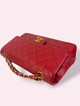 Carica l'immagine nel visualizzatore di Gallery, CHANEL CLASSIC FLAP 25 rossa
