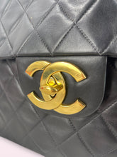 Carica l'immagine nel visualizzatore di Gallery, CHANEL MAXI LOGO
