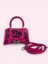 Carica l'immagine nel visualizzatore di Gallery, BALENCIAGA HOURGLASS GRAFFITI xs
