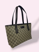 Carica l'immagine nel visualizzatore di Gallery, GUCCI SMALL SHOPPER
