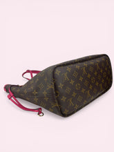 Carica l'immagine nel visualizzatore di Gallery, LV NEVERFULL MM INSIDE OUT
