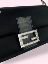 Carica l&#39;immagine nel visualizzatore di Gallery, FENDI BAGUETTE
