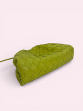Carica l'immagine nel visualizzatore di Gallery, BOTTEGA VENETA MINI POUCH
