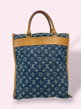 Carica l'immagine nel visualizzatore di Gallery, LOUIS VUITTON SAC PLAT DENIM
