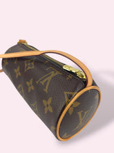 Carica l'immagine nel visualizzatore di Gallery, LOUIS VUITTON MINI PAPILLON
