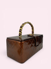 Carica l'immagine nel visualizzatore di Gallery, CAHNEL VANITY CASE
