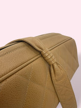 Carica l&#39;immagine nel visualizzatore di Gallery, CHANEL CAMERA BAG VINTAGE
