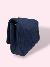 Carica l&#39;immagine nel visualizzatore di Gallery, CHANEL VINTAGE BAG
