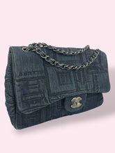 Carica l&#39;immagine nel visualizzatore di Gallery, CHANEL DENIM TIMELESS
