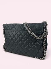 Carica l'immagine nel visualizzatore di Gallery, CHANEL MAXI CON CATENE
