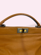 Carica l'immagine nel visualizzatore di Gallery, FENDI PEEKABOO
