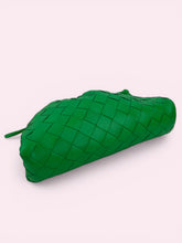 Carica l'immagine nel visualizzatore di Gallery, BOTTEGA VENETA MINI POUCH
