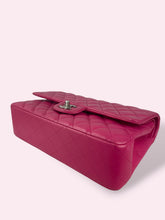 Carica l'immagine nel visualizzatore di Gallery, CHANEL CLASSIC FLAP FUCSIA
