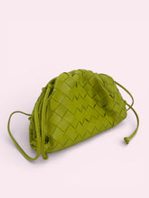 Carica l'immagine nel visualizzatore di Gallery, BOTTEGA VENETA MINI POUCH
